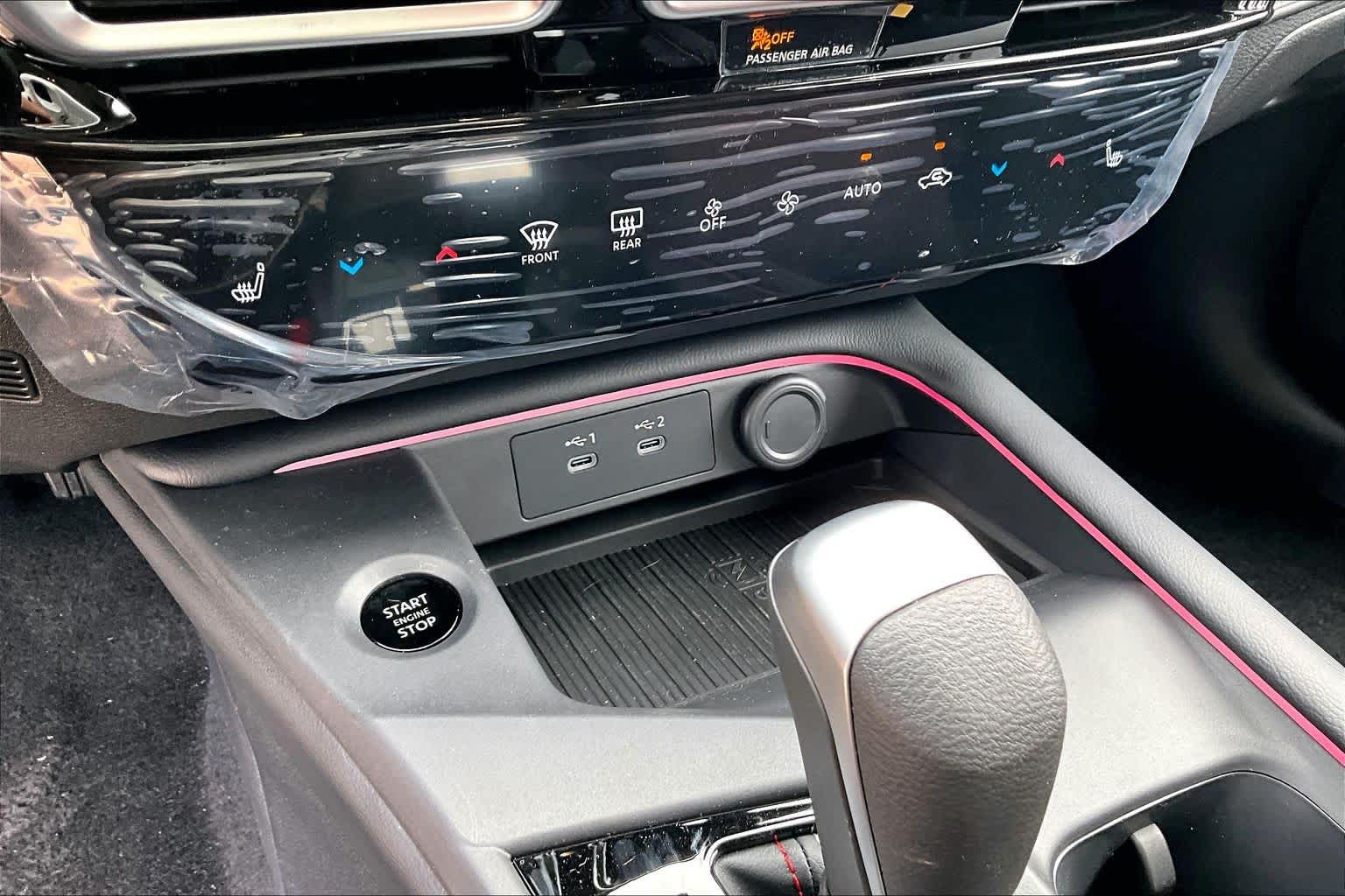 2026 Nissan Sentra SR Aspen White Tricoat/Super Black at HGreg Houston