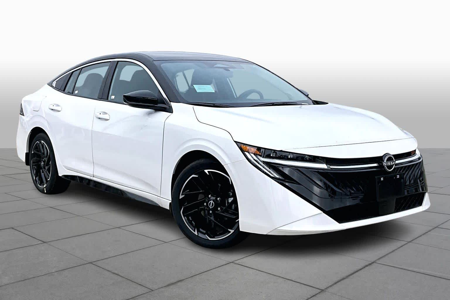 2026 Nissan Sentra SR Aspen White Tricoat/Super Black at HGreg Houston
