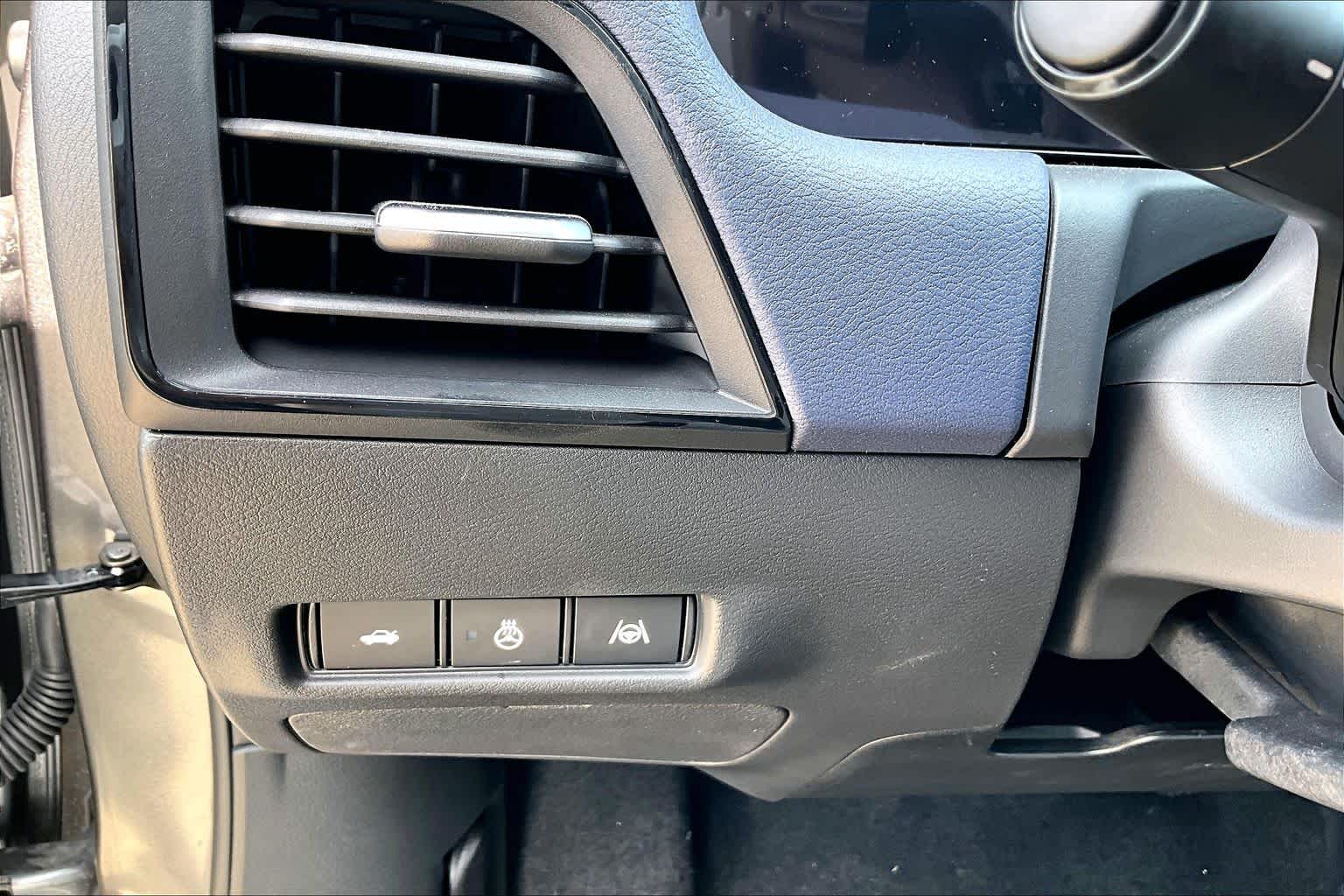 2026 Nissan Sentra SL Gun Metallic at Sterling McCall Nissan