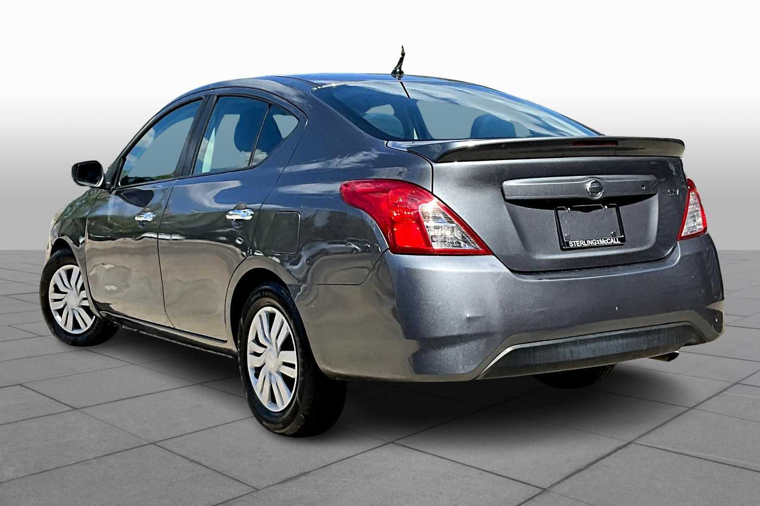 2019 Nissan Versa SV - 9