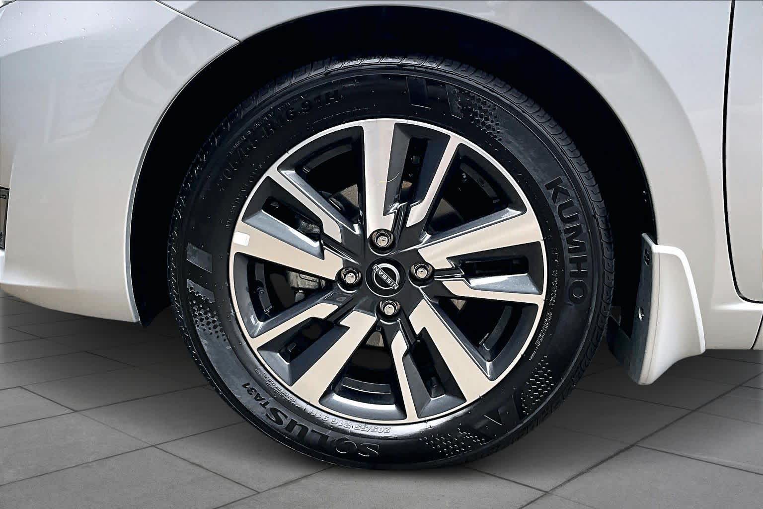 2025 Nissan Versa SV - 8