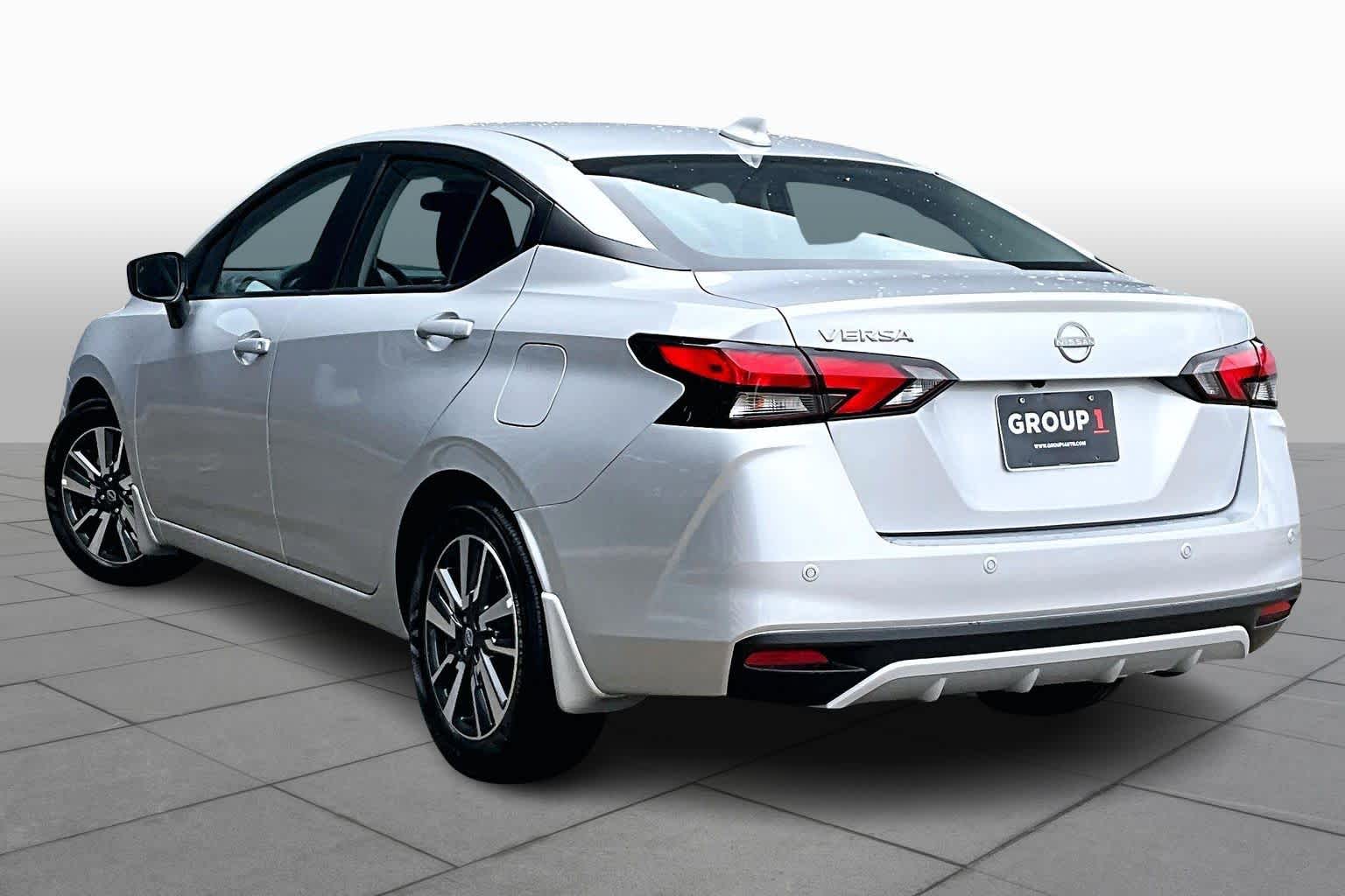 2025 Nissan Versa SV - 9