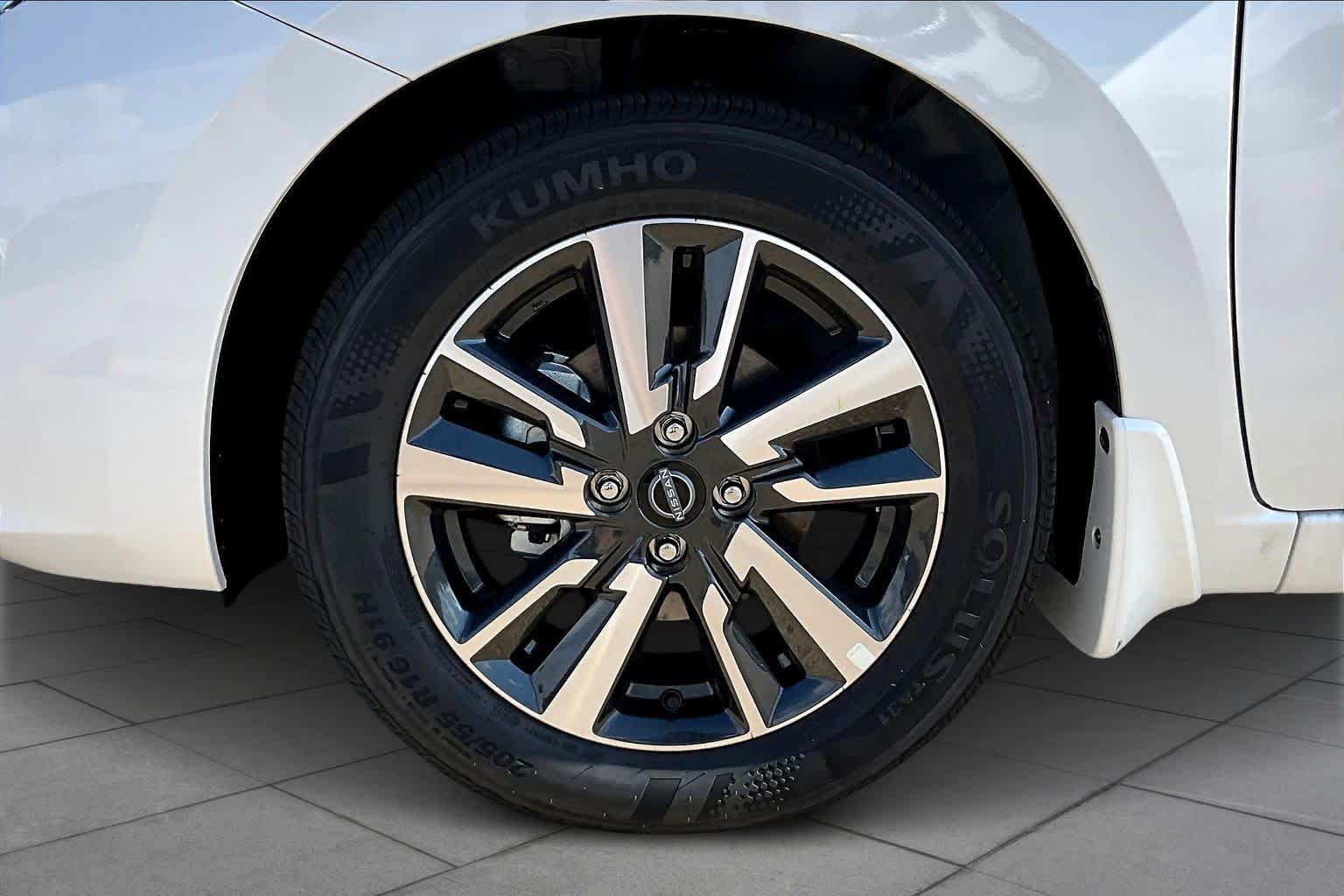 2025 Nissan Versa SV Aspen White Tricoat at Sterling McCall Nissan