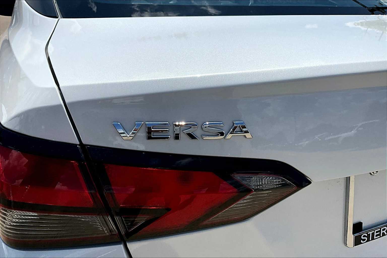 2025 Nissan Versa SV Aspen White Tricoat at Sterling McCall Nissan