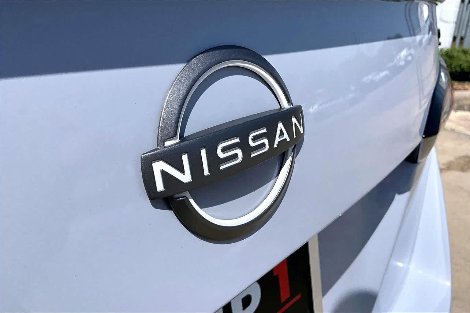 2025 Nissan Versa SR Gray Sky Pearl at Sterling McCall Nissan