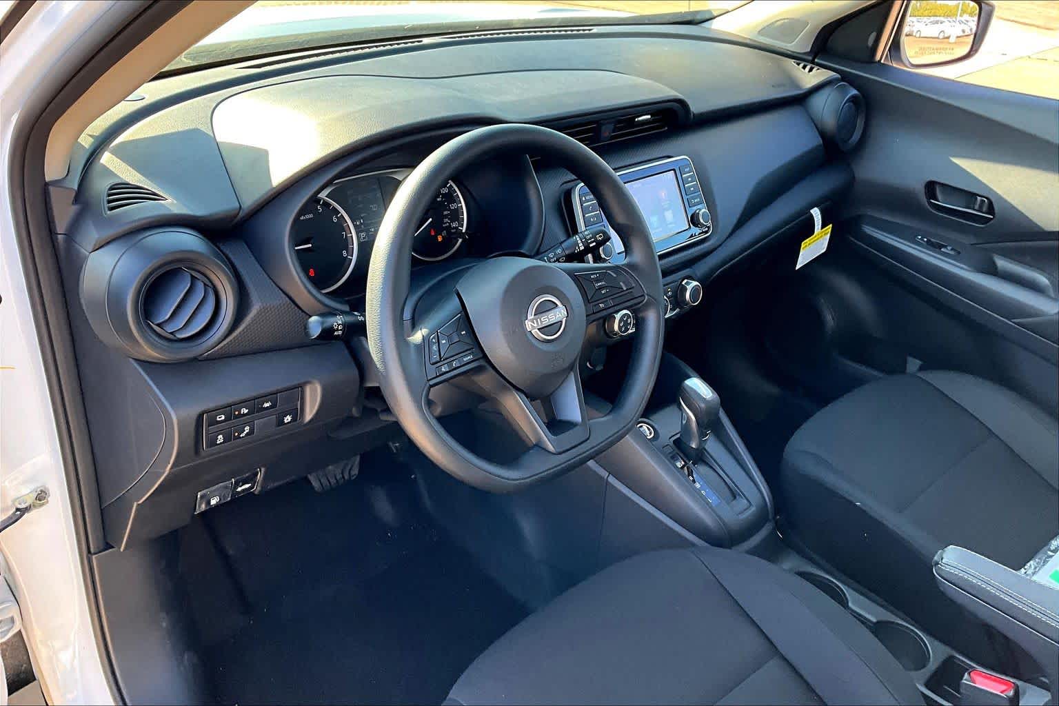 2025 Nissan Kicks Play S Fresh Powder at Sterling McCall Nissan