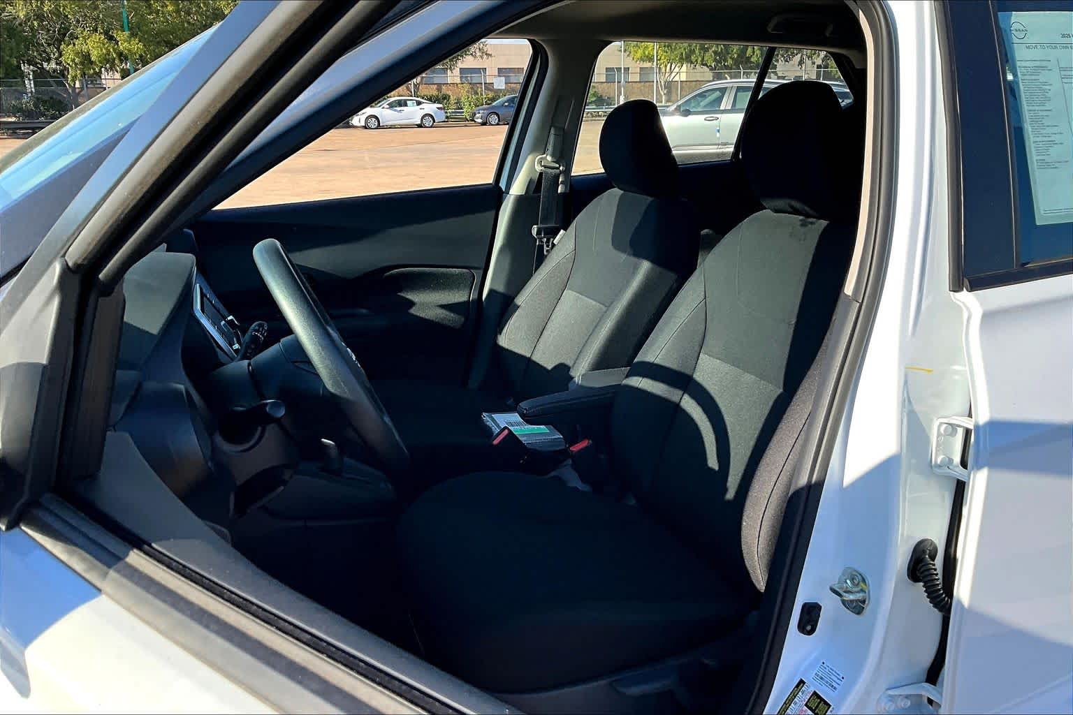 2025 Nissan Kicks Play S Fresh Powder at Sterling McCall Nissan