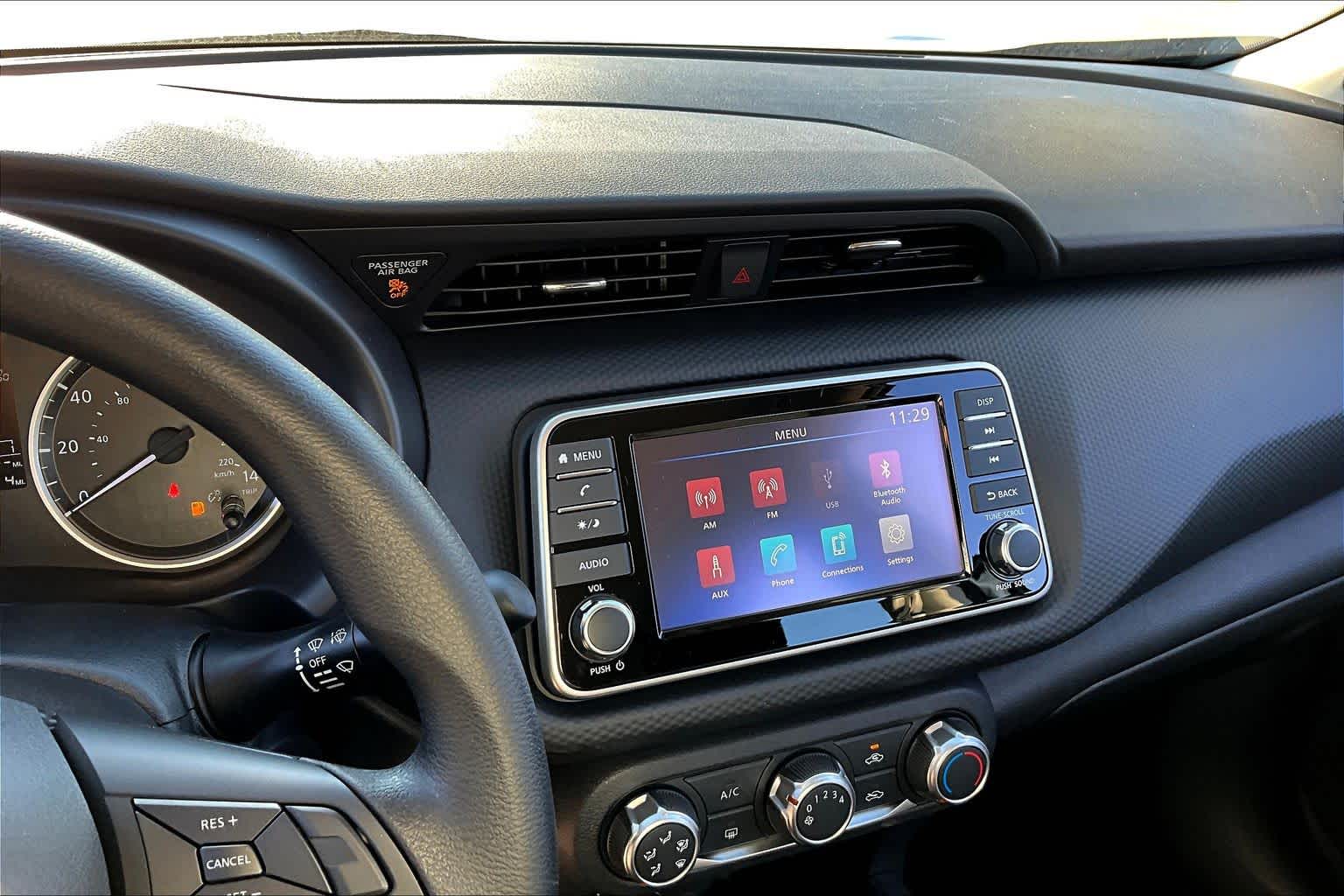 2025 Nissan Kicks Play S Fresh Powder at Sterling McCall Nissan