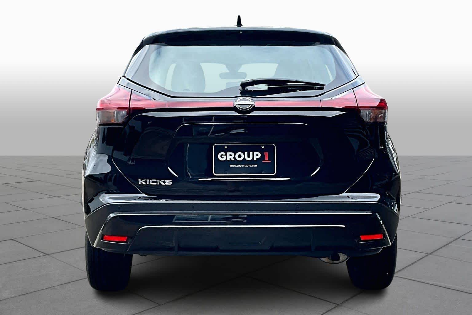 2025 Nissan Kicks Play S - 3