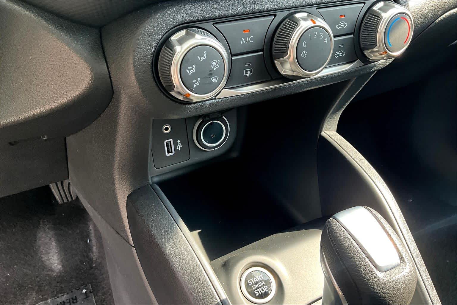 2025 Nissan Kicks Play S Fresh Powder at Sterling McCall Nissan