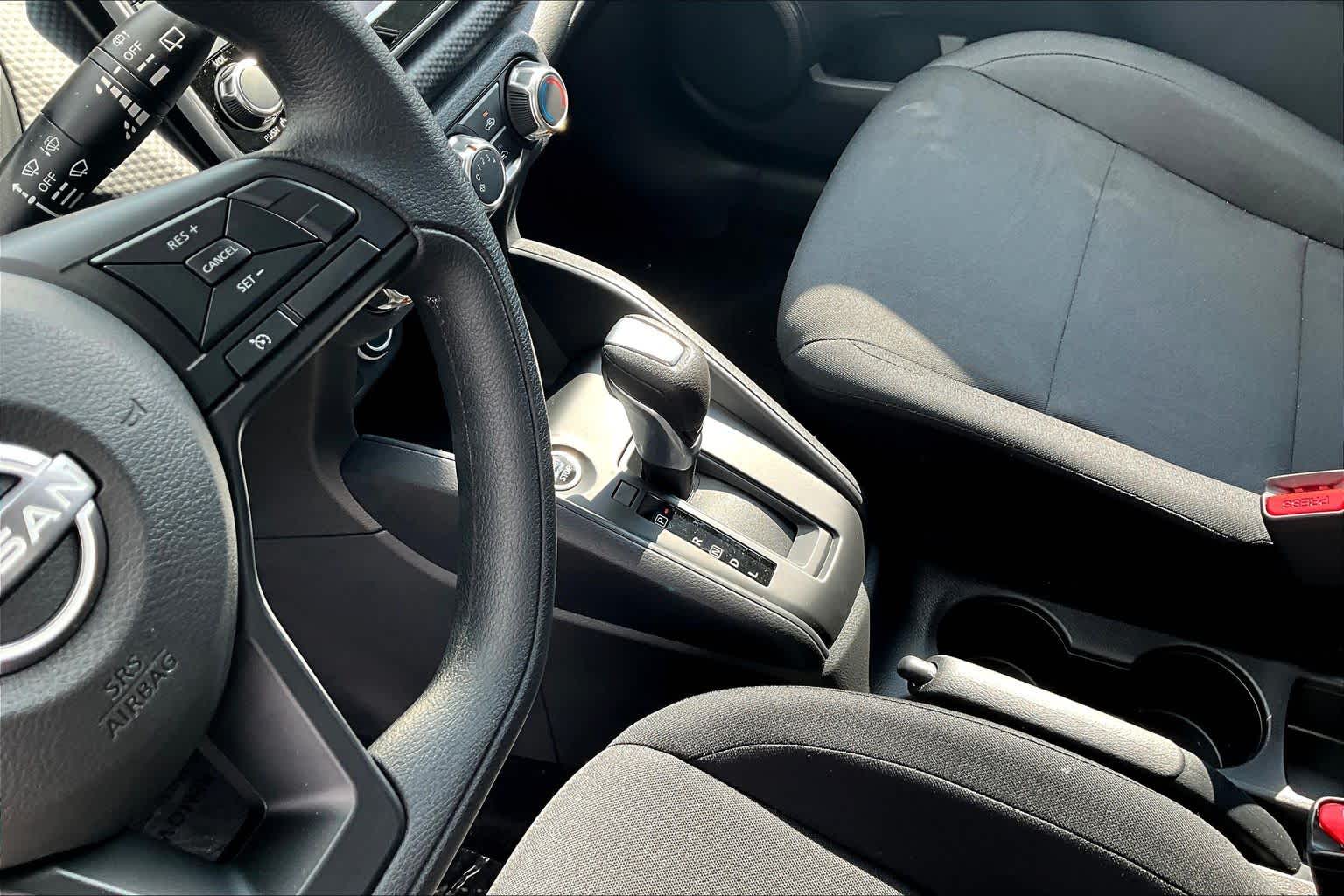 2025 Nissan Kicks Play S Fresh Powder at Sterling McCall Nissan