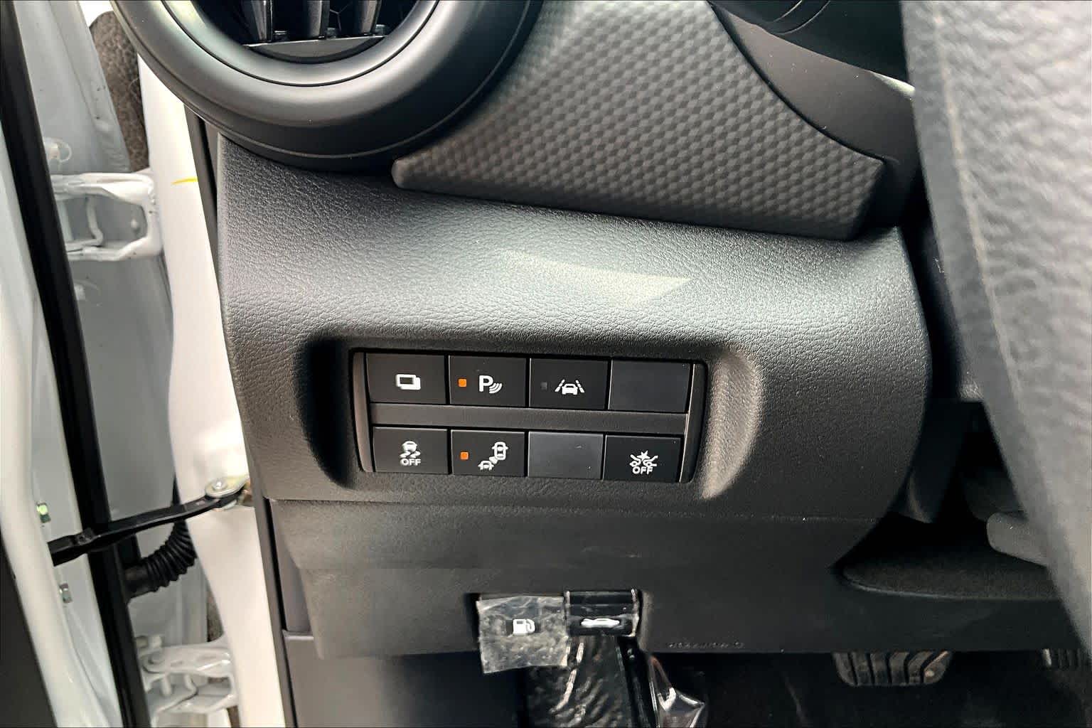 2025 Nissan Kicks Play S Fresh Powder at Sterling McCall Nissan