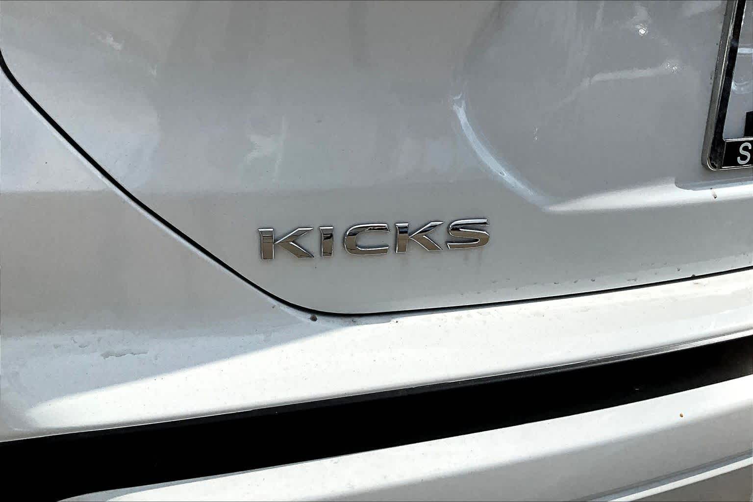 2025 Nissan Kicks Play S Fresh Powder at Sterling McCall Nissan