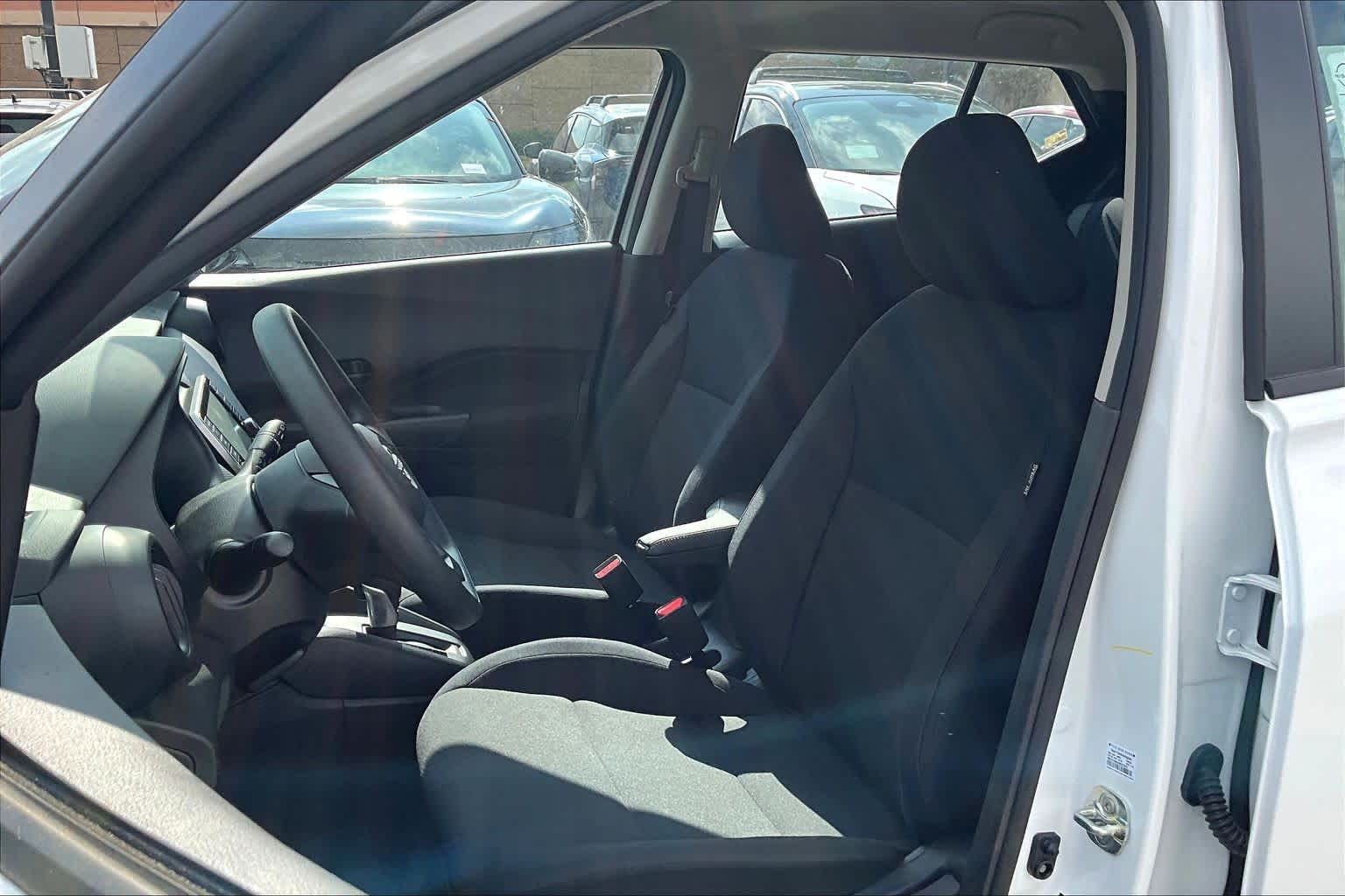 2025 Nissan Kicks Play S Fresh Powder at Sterling McCall Nissan