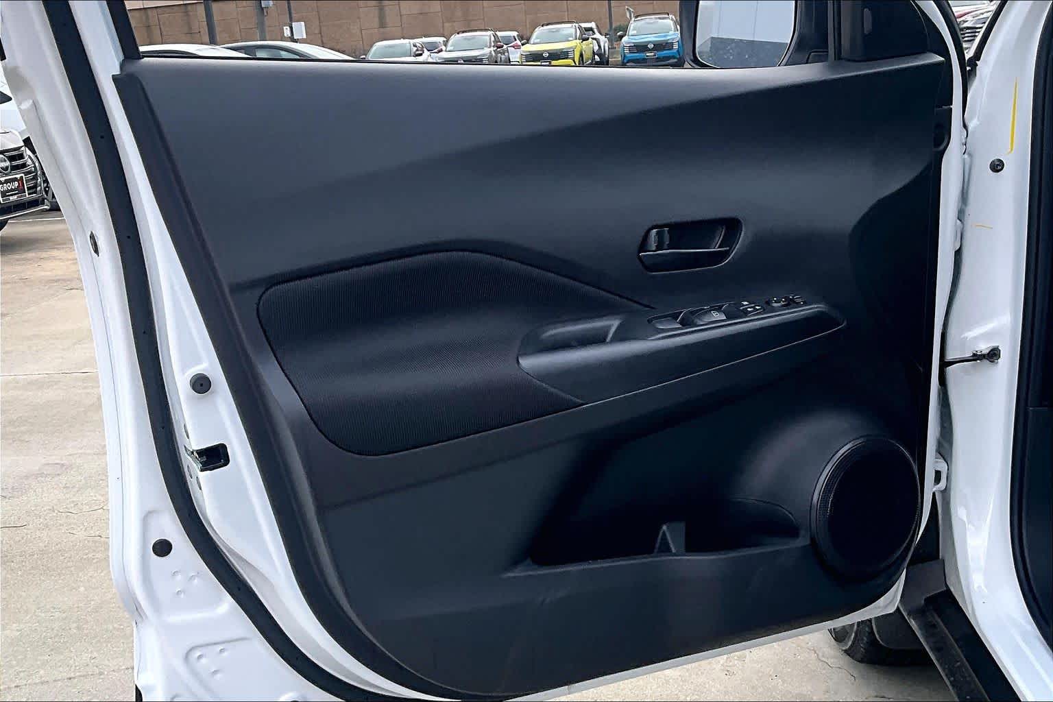 2025 Nissan Kicks Play S Fresh Powder at Sterling McCall Nissan