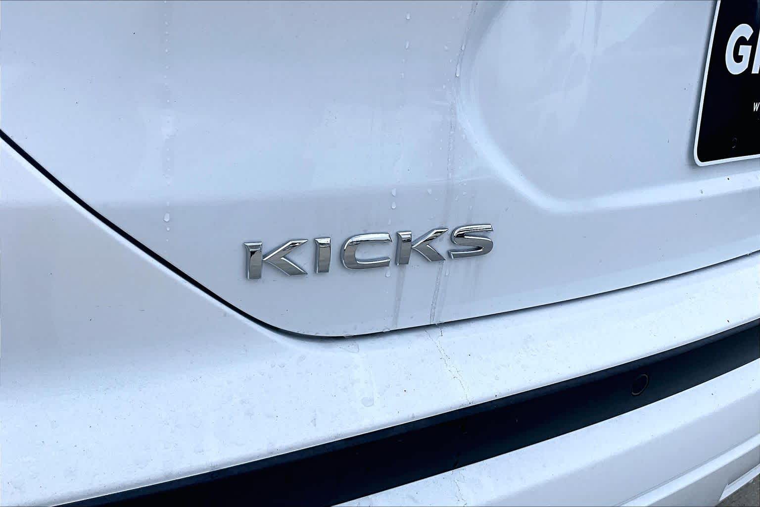 2025 Nissan Kicks Play S Fresh Powder at Sterling McCall Nissan