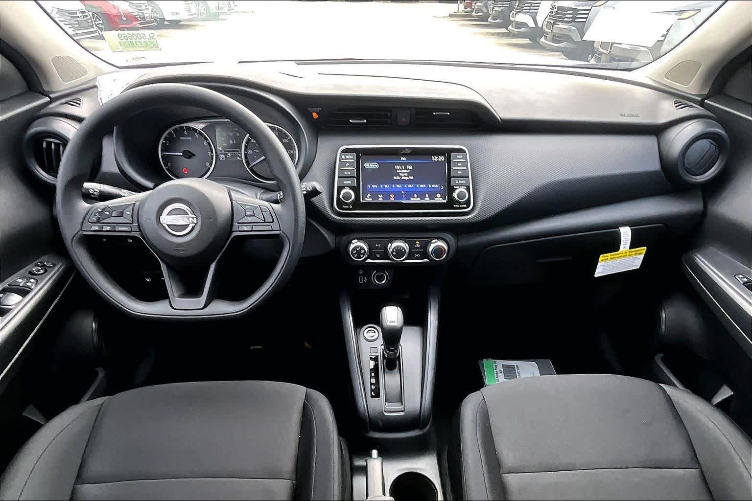 2025 Nissan Kicks Play S Fresh Powder at Sterling McCall Nissan