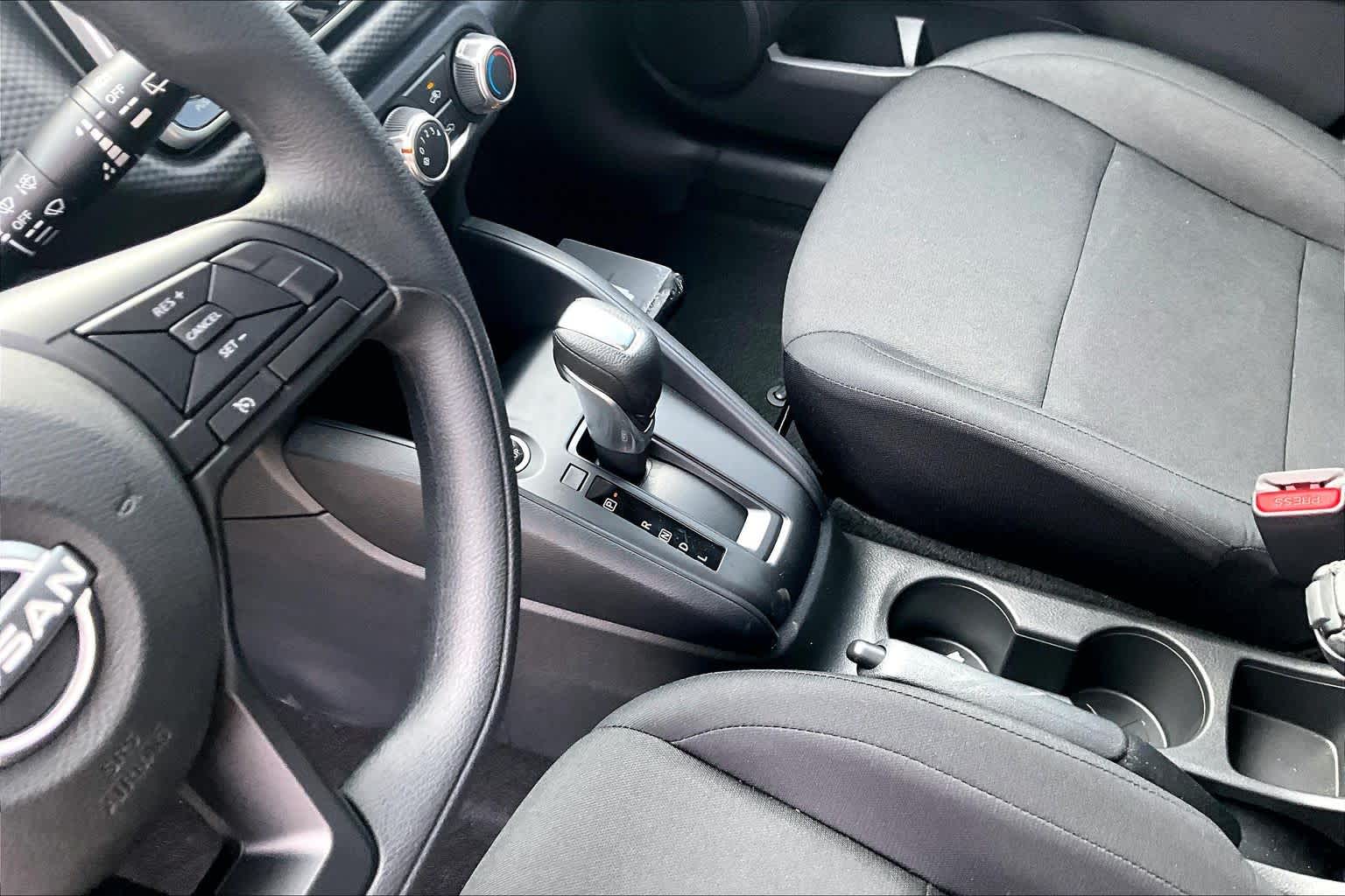 2025 Nissan Kicks Play S Fresh Powder at Sterling McCall Nissan