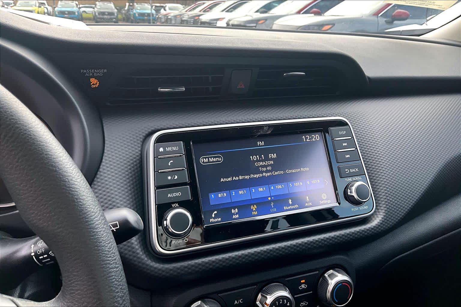 2025 Nissan Kicks Play S Fresh Powder at Sterling McCall Nissan