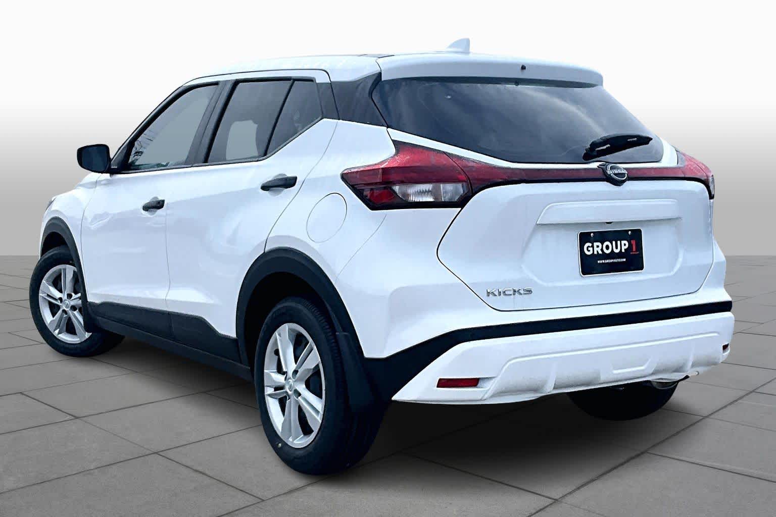 2025 Nissan Kicks Play S Fresh Powder at Sterling McCall Nissan