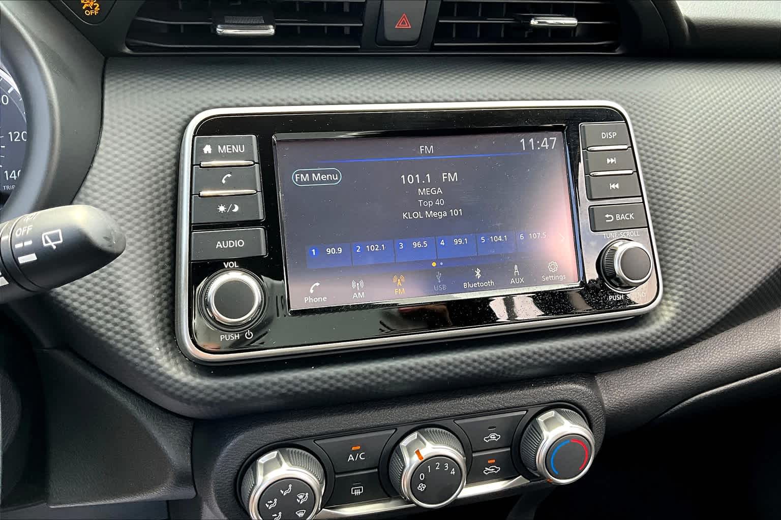 2024 Nissan Kicks photo 32 of 35