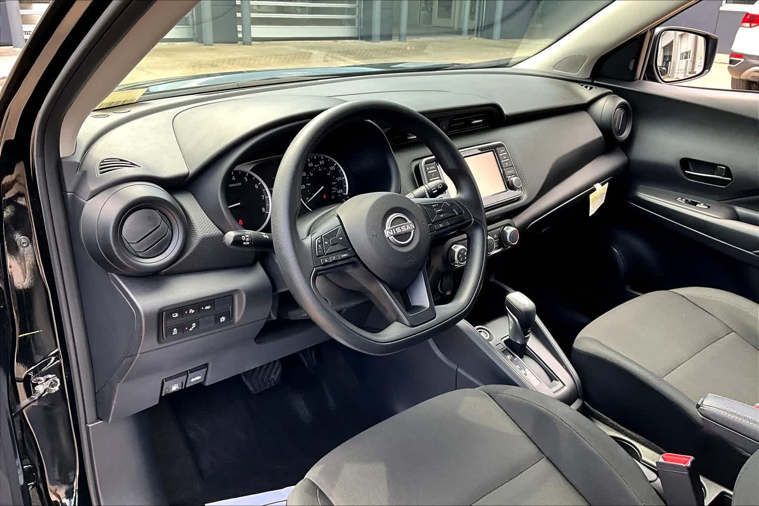 2024 Nissan Kicks photo 16 of 35
