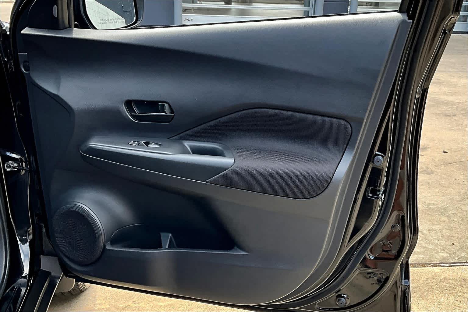 2024 Nissan Kicks photo 21 of 35
