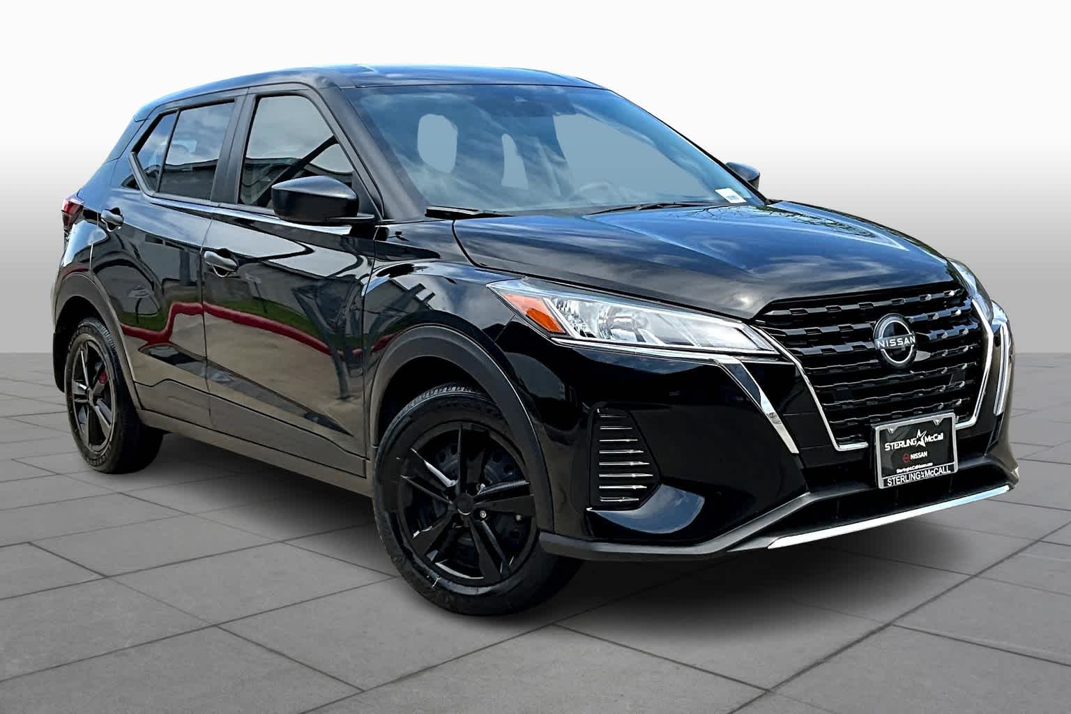 2024 Nissan Kicks photo 3 of 35