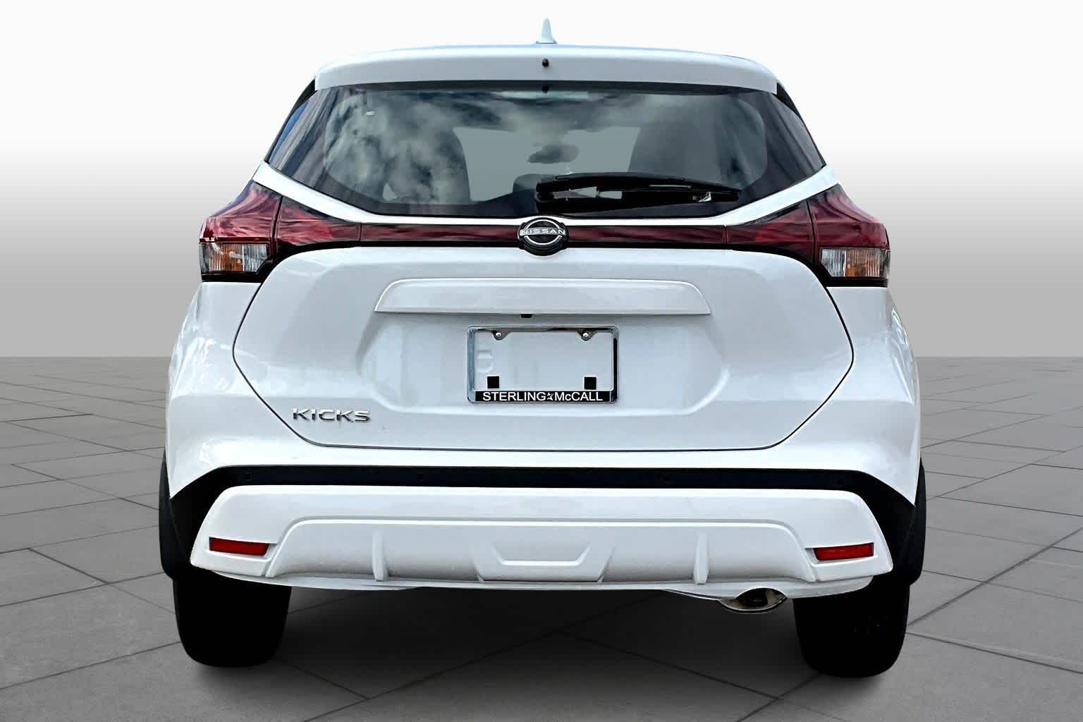 2025 Nissan Kicks Play S Fresh Powder at Sterling McCall Nissan