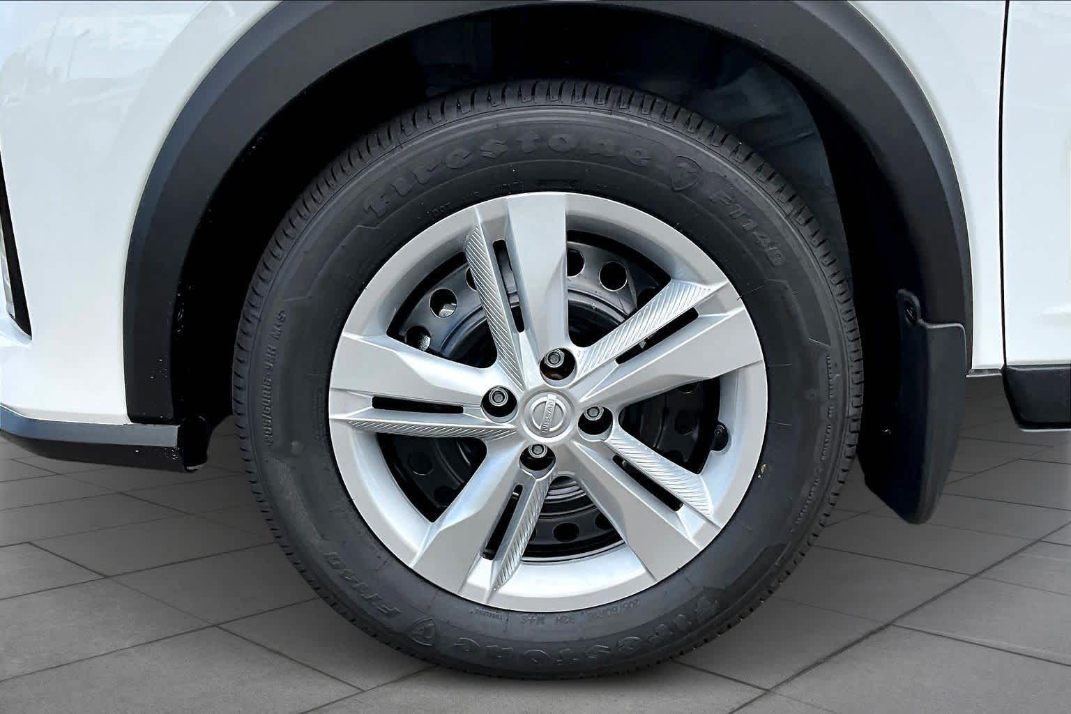 2025 Nissan Kicks Play S Fresh Powder at Sterling McCall Nissan