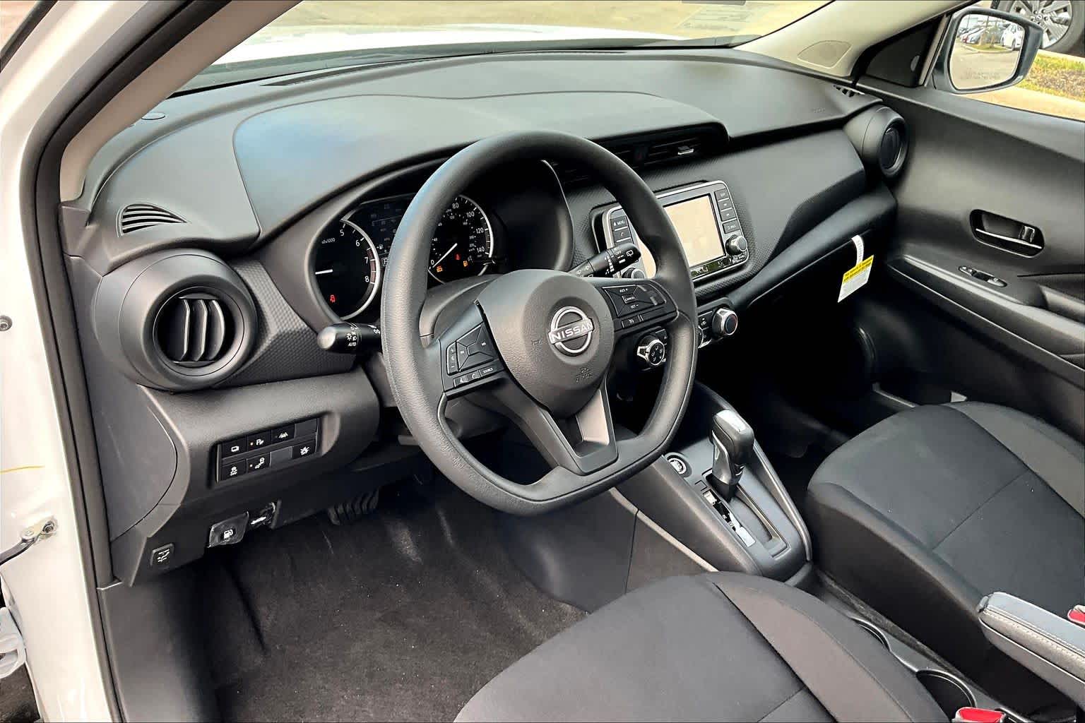 2025 Nissan Kicks Play S Fresh Powder at Sterling McCall Nissan