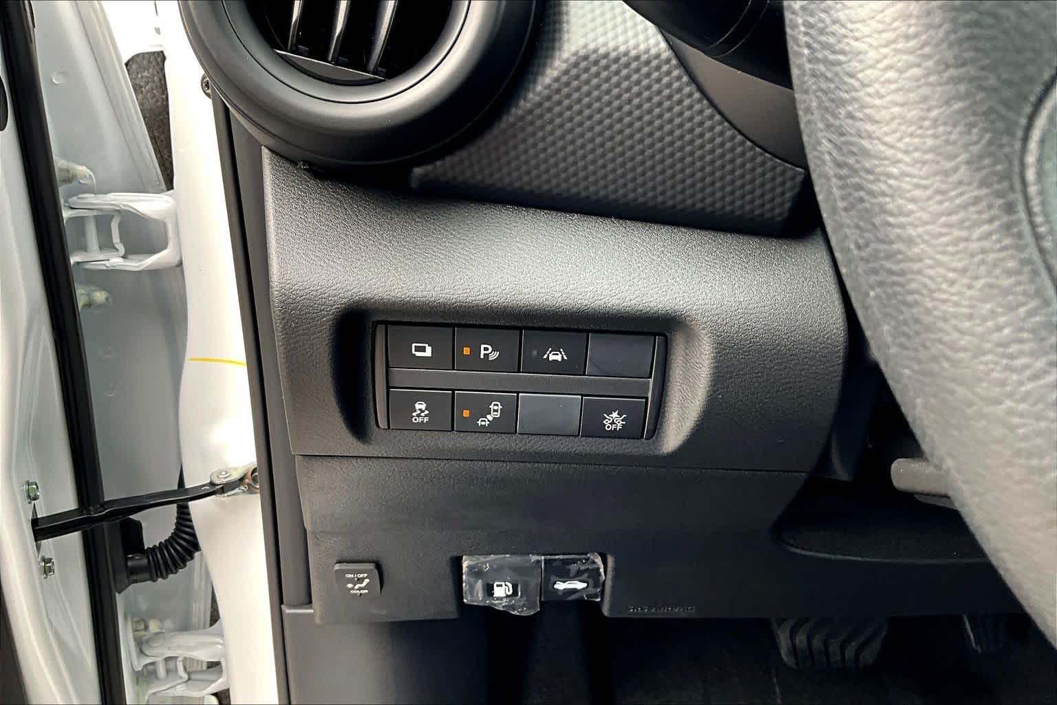 2025 Nissan Kicks Play S Fresh Powder at Sterling McCall Nissan