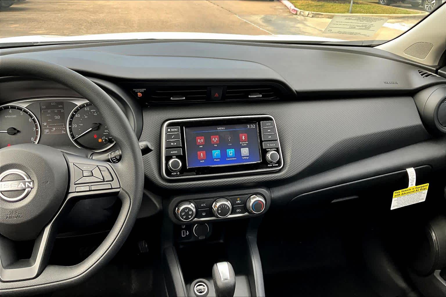 2025 Nissan Kicks Play S Fresh Powder at Sterling McCall Nissan