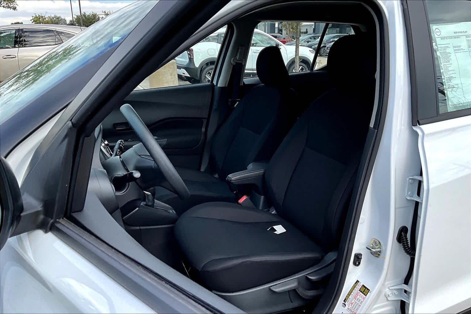 2025 Nissan Kicks Play S Fresh Powder at Sterling McCall Nissan