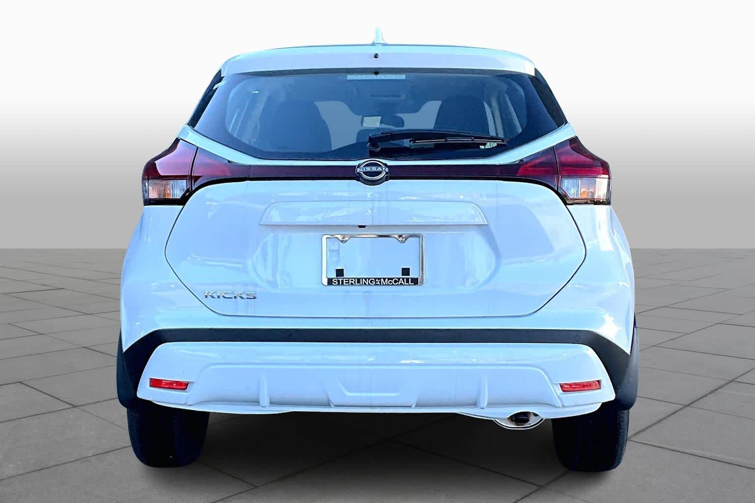2025 Nissan Kicks Play S Fresh Powder at Sterling McCall Nissan
