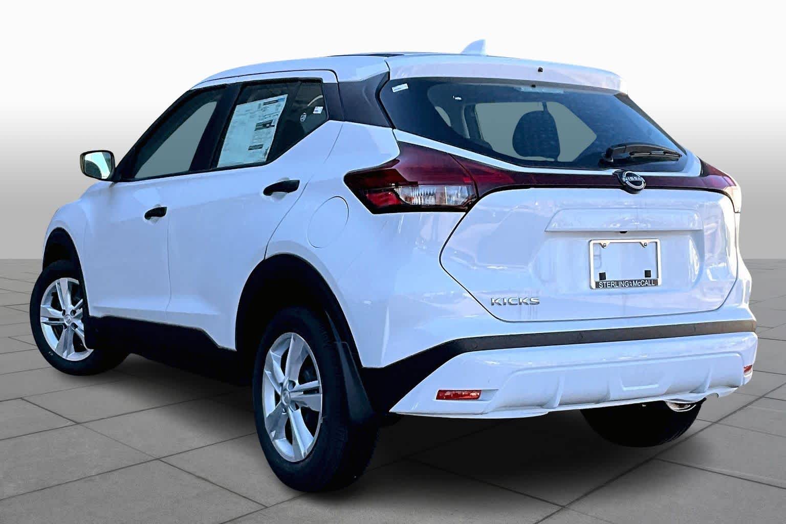 2025 Nissan Kicks Play S Fresh Powder at Sterling McCall Nissan
