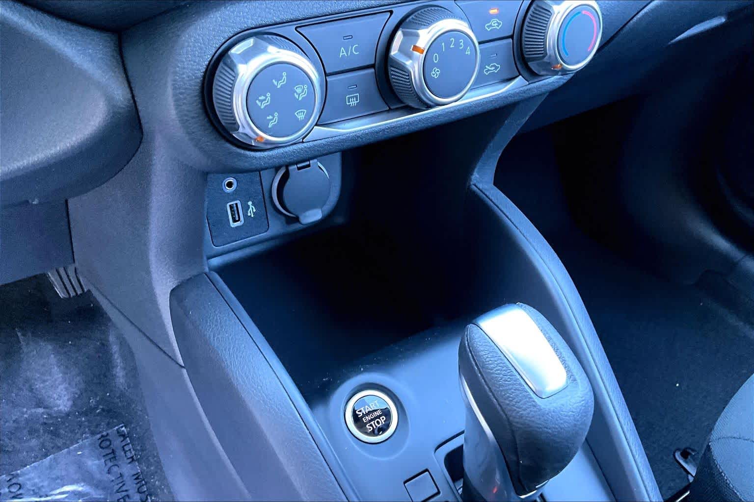 2025 Nissan Kicks Play S Fresh Powder at Sterling McCall Nissan