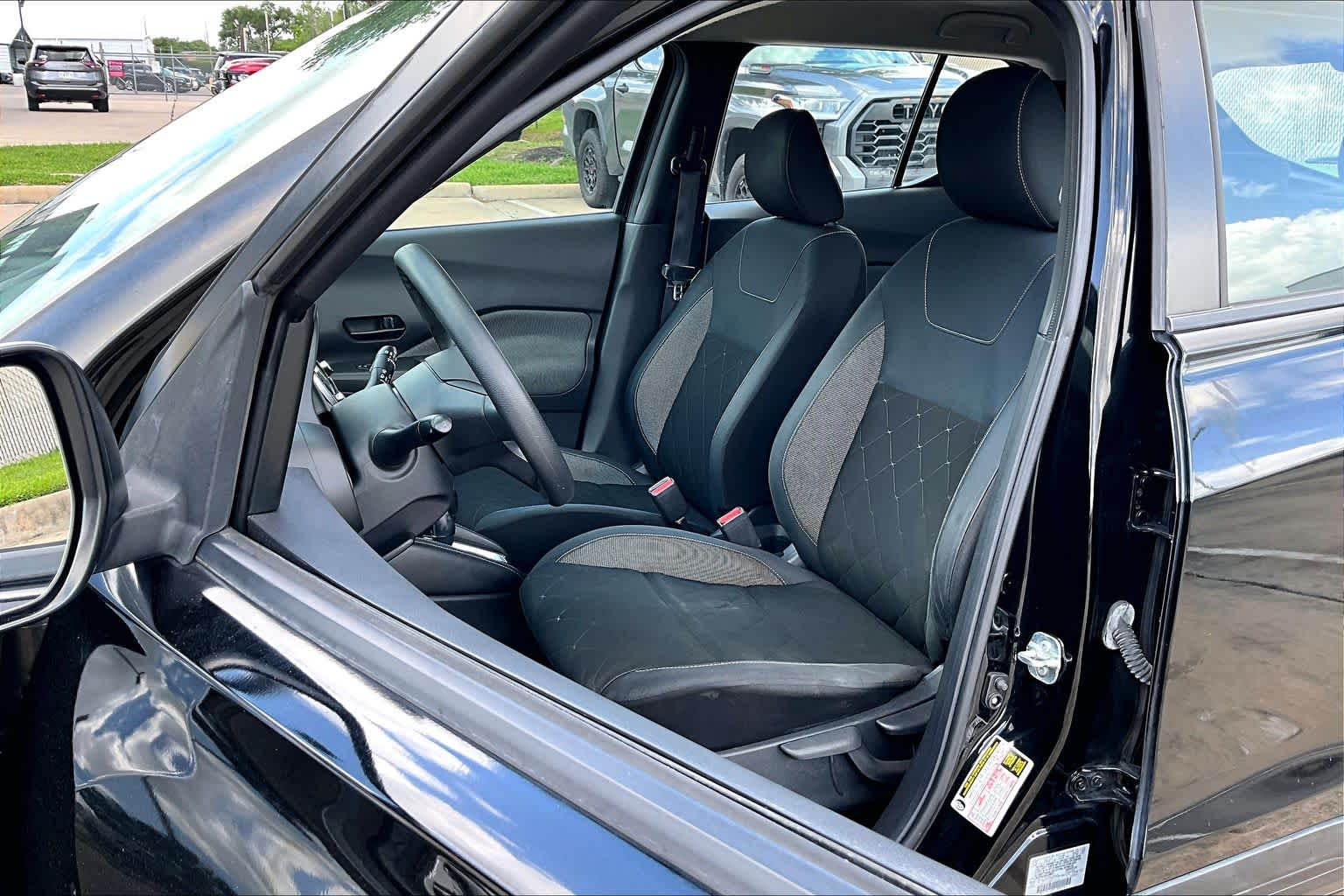 2019 Nissan Kicks S - 6