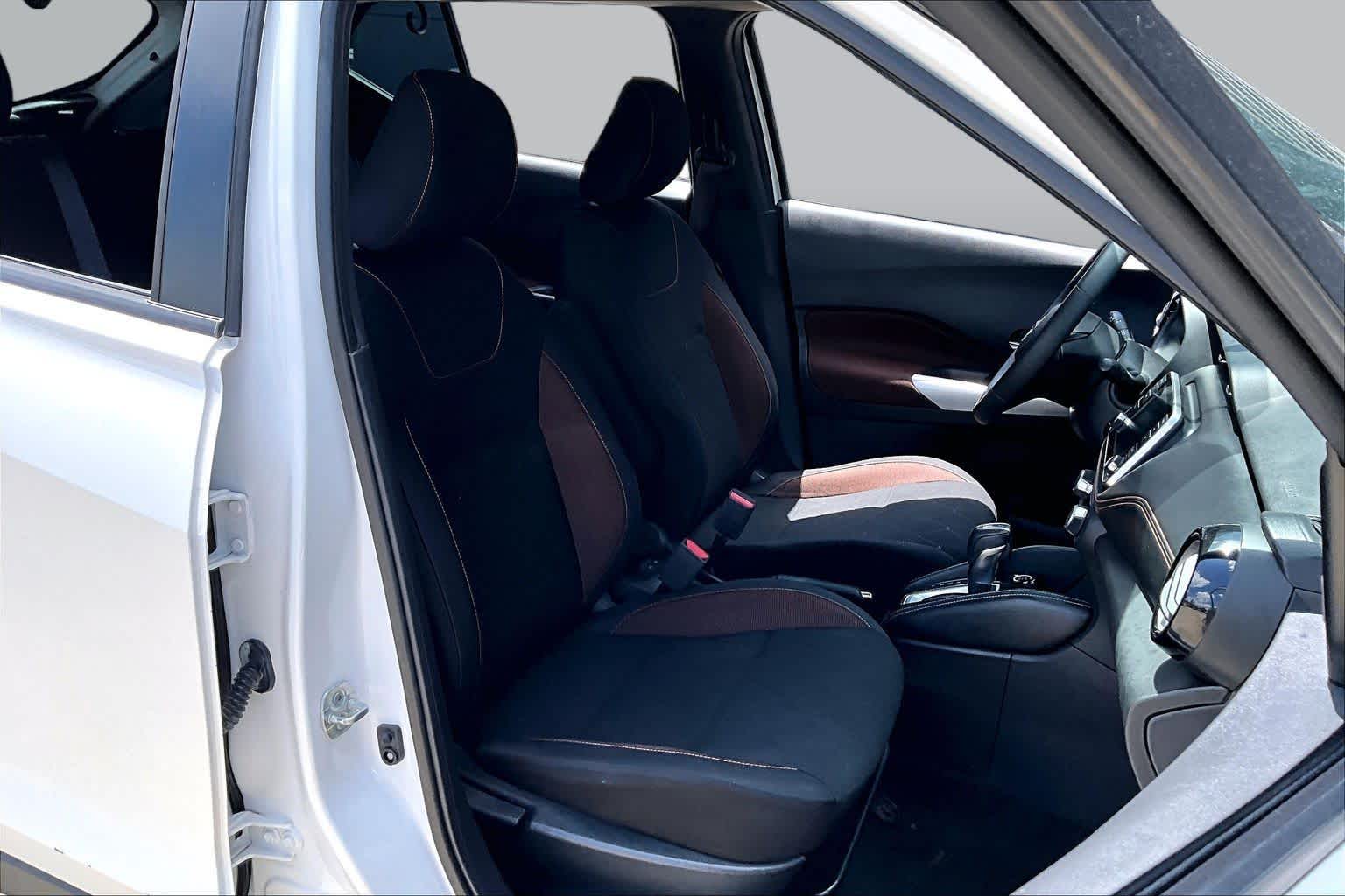 2019 Nissan Kicks SR Aspen White Tricoat at Sterling McCall Nissan