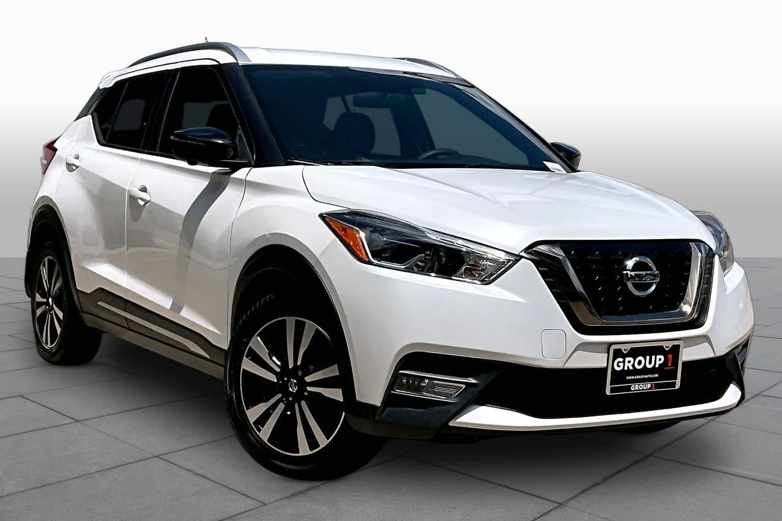 2019 Nissan Kicks SR Aspen White Tricoat at Sterling McCall Nissan