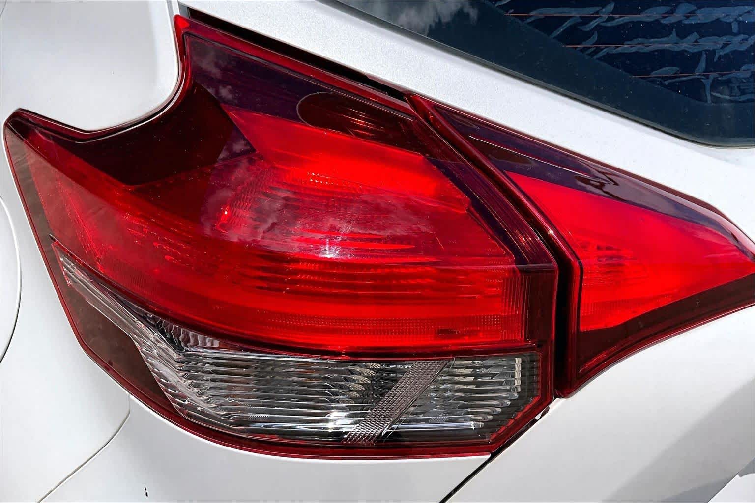 2019 Nissan Kicks SR Aspen White Tricoat at Sterling McCall Nissan