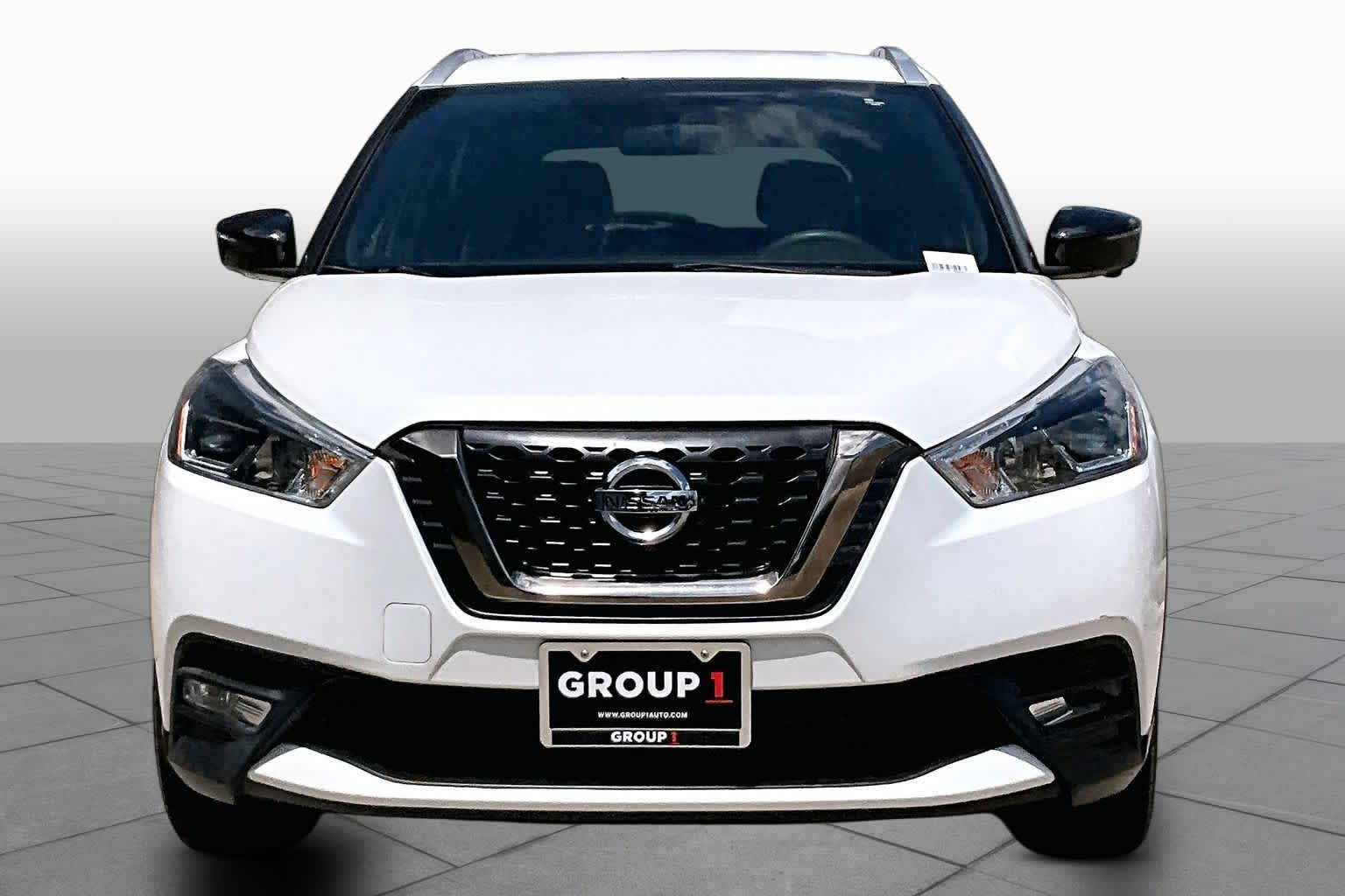 2019 Nissan Kicks SR Aspen White Tricoat at Sterling McCall Nissan
