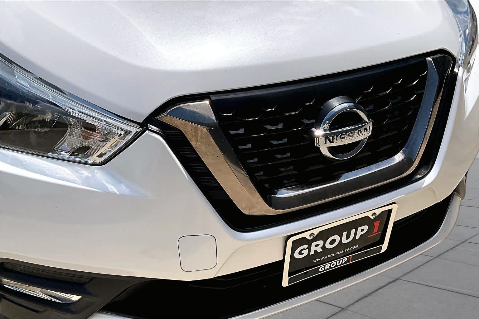 2019 Nissan Kicks SR Aspen White Tricoat at Sterling McCall Nissan