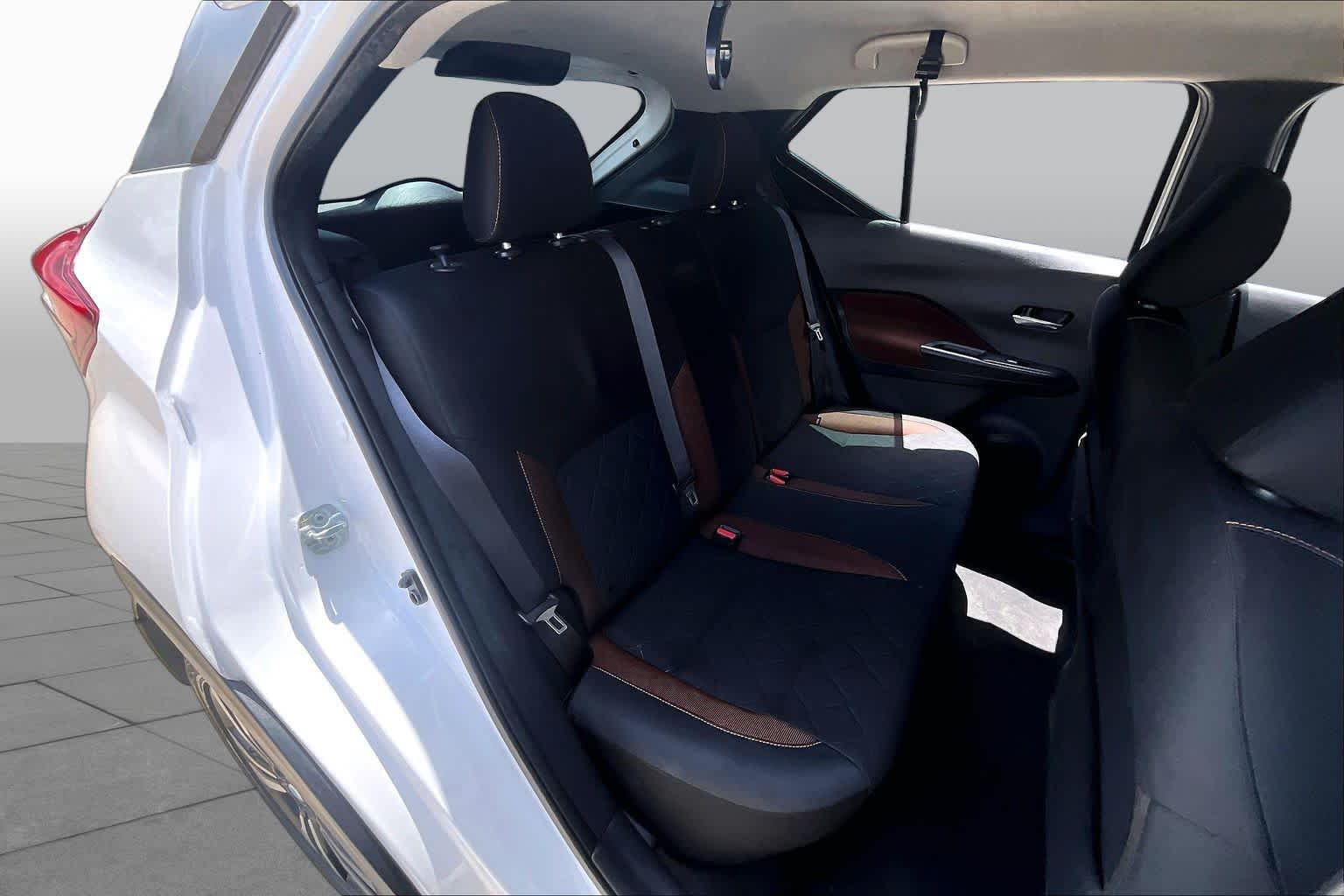 2019 Nissan Kicks SR Aspen White Tricoat at Sterling McCall Nissan