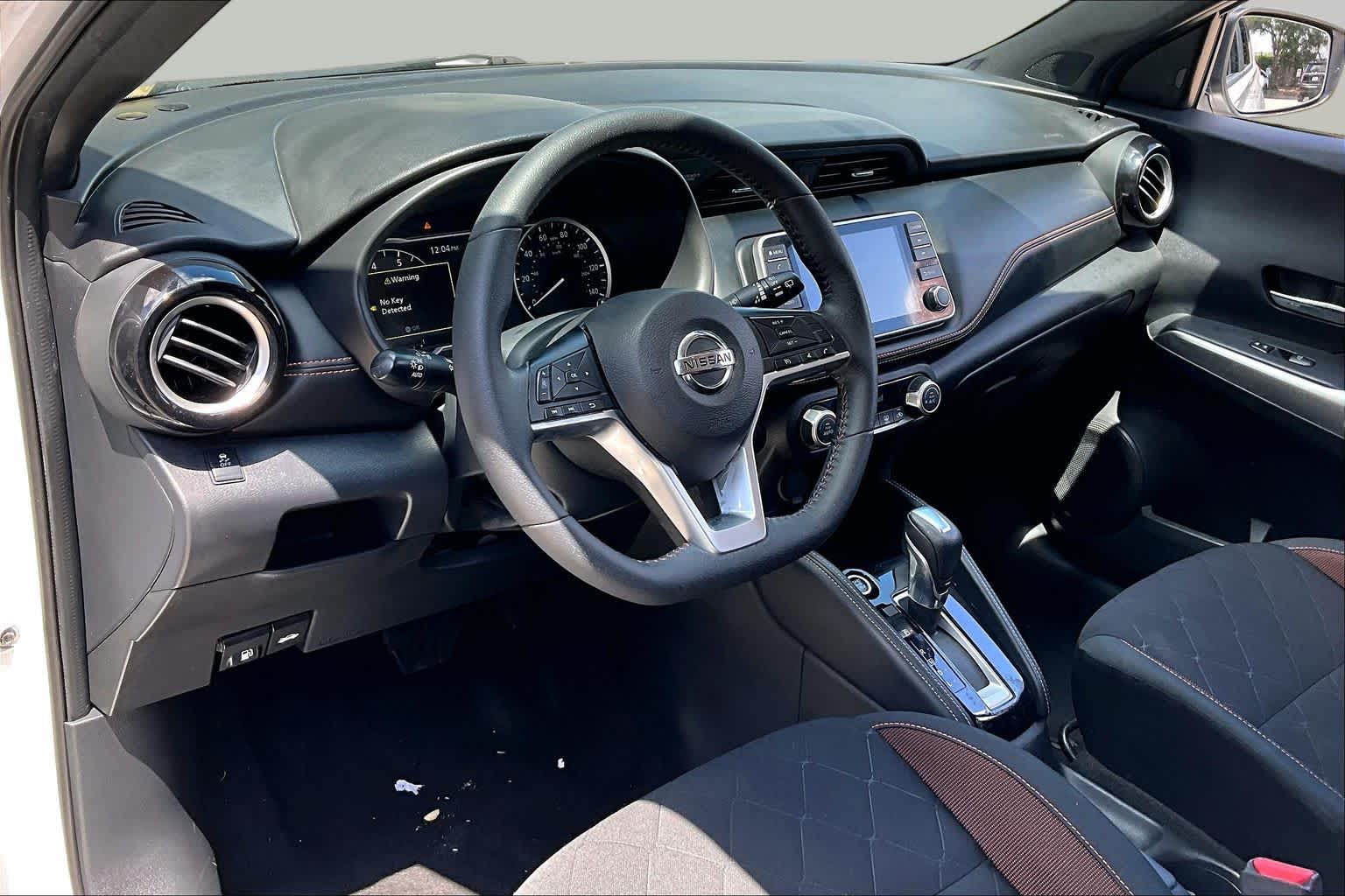 2019 Nissan Kicks SR Aspen White Tricoat at Sterling McCall Nissan
