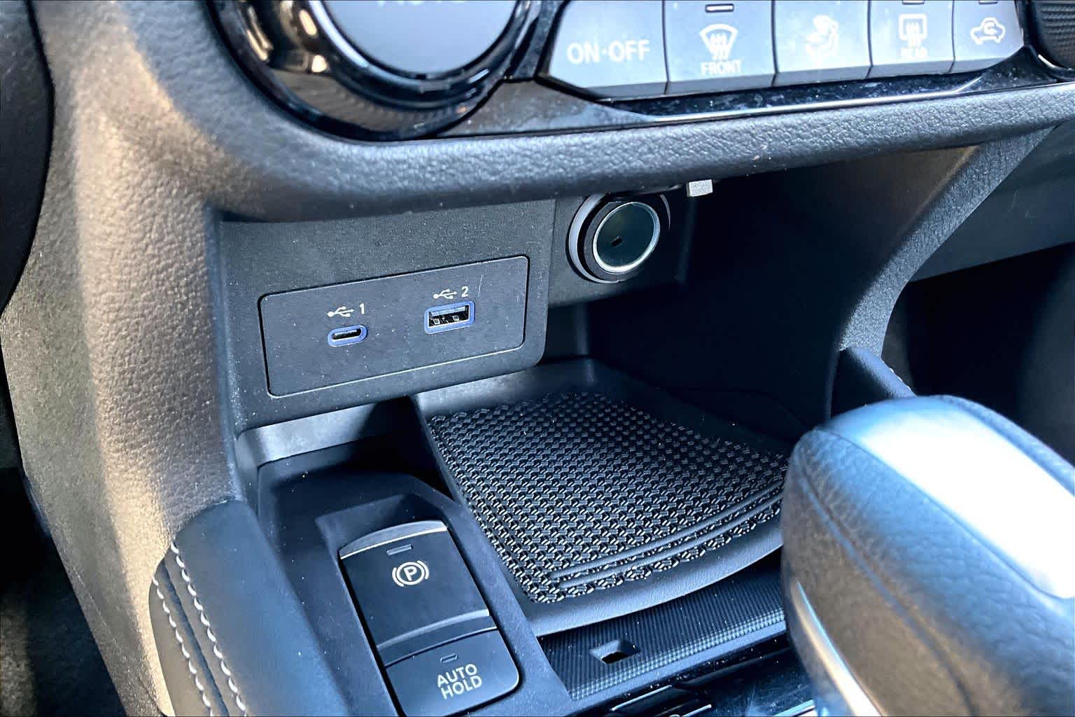 2024 Nissan Kicks SR Boulder Gray Pearl at HGreg Houston