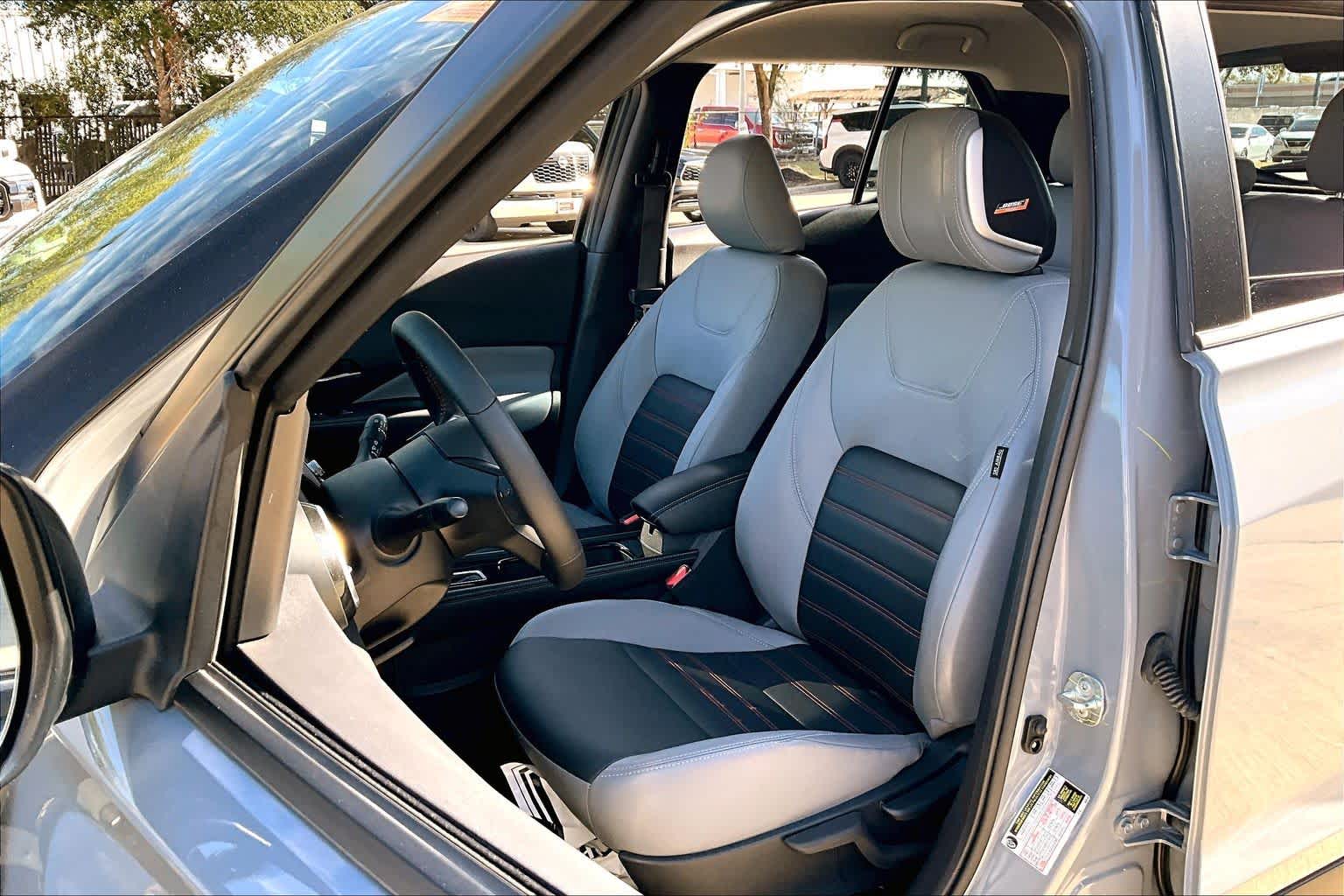 2024 Nissan Kicks SR Boulder Gray Pearl at HGreg Houston