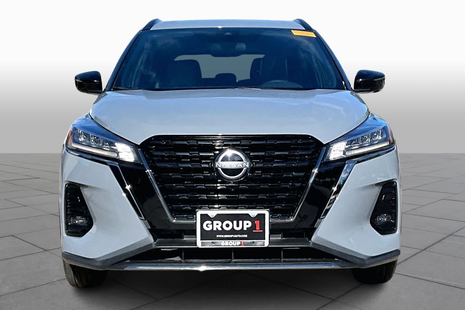 2024 Nissan Kicks SR Boulder Gray Pearl at HGreg Houston