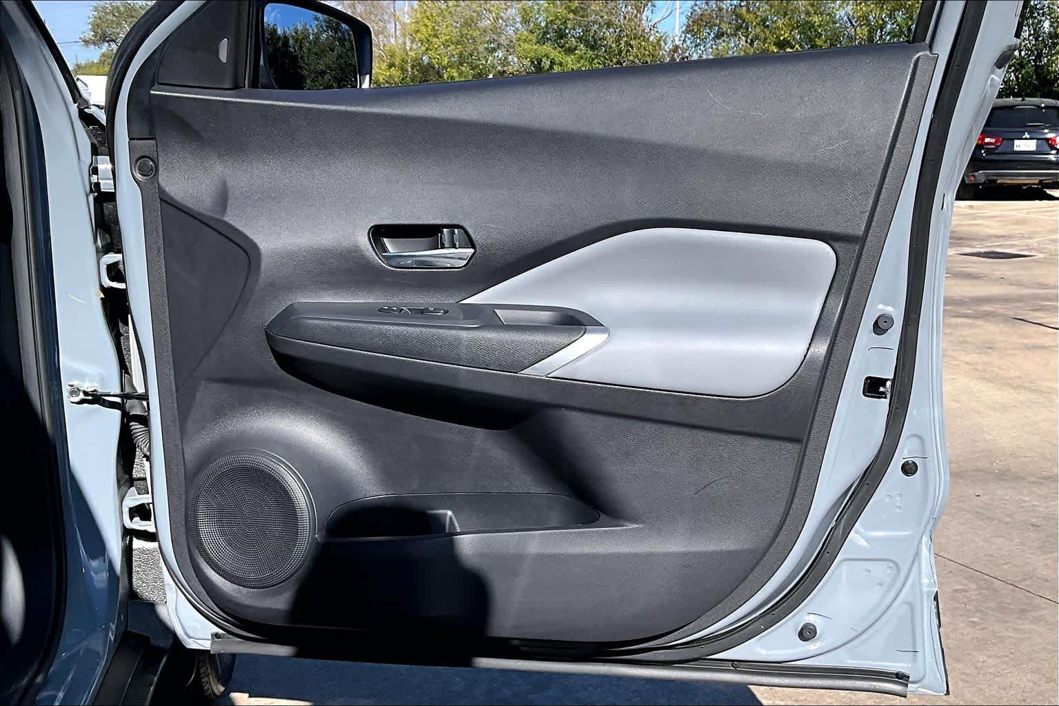 2024 Nissan Kicks SR Boulder Gray Pearl at HGreg Houston