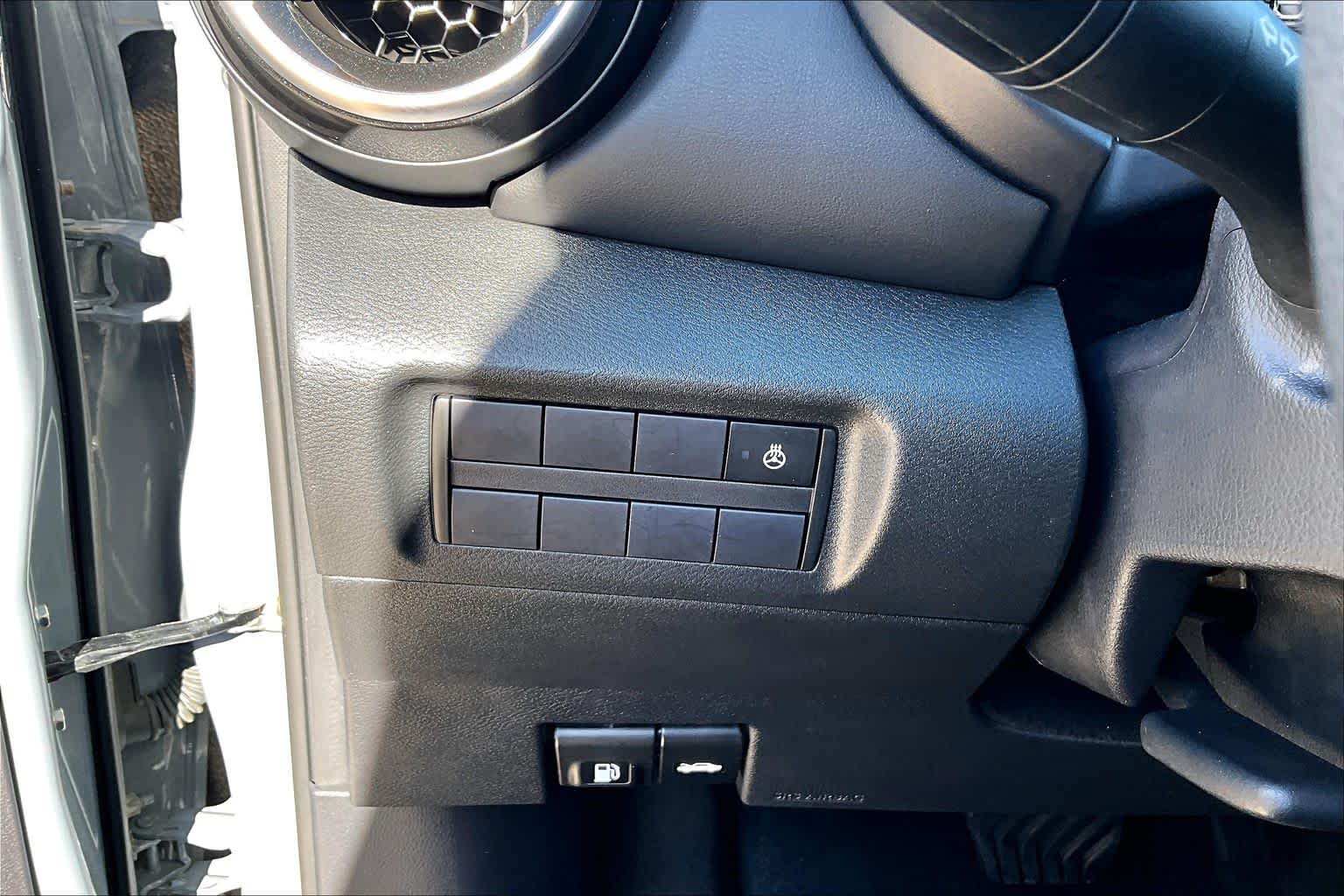 2024 Nissan Kicks SR Boulder Gray Pearl at HGreg Houston